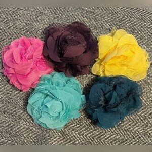 Thirty-One Small Rosette Clips